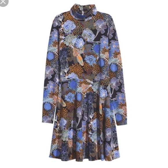 H&M Dresses & Skirts - H&M Floral print mock neck dress